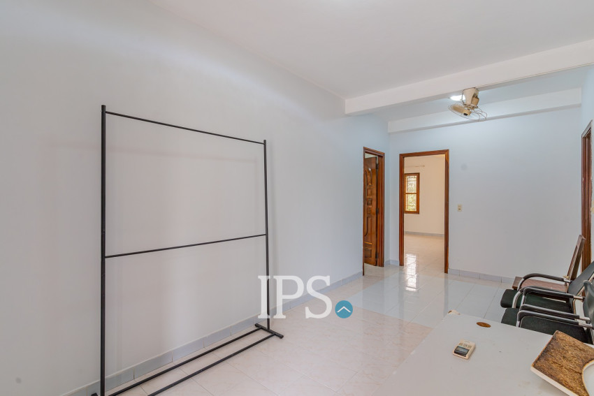 8 Bedroom Commercial Villa For Rent - Tonle Bassac, Phnom Penh
