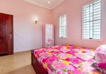 4 Bedroom House For Rent - Chreav, Siem Reap thumbnail