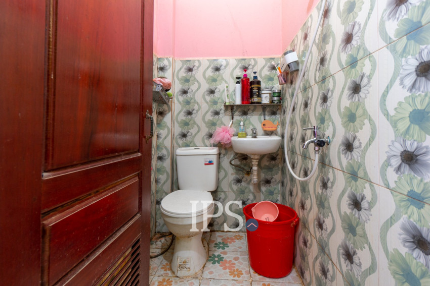 6 Bedroom House For Sale - Slor Kram, Siem Reap