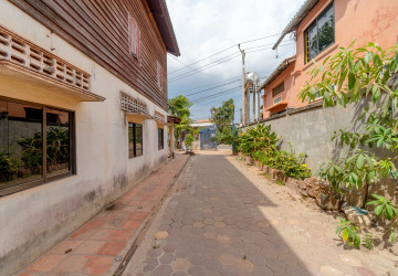 4 Bedroom House For Rent - Sala Kamreuk, Siem Reap thumbnail