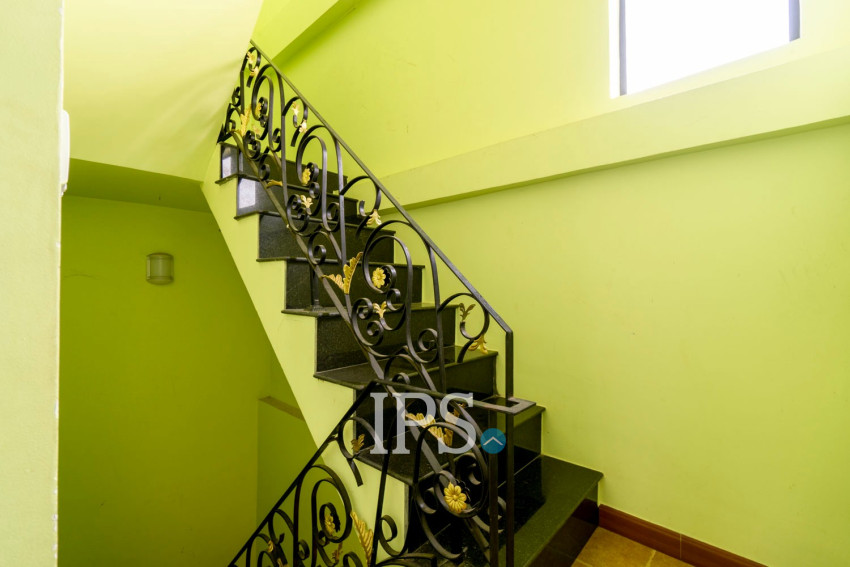 6 Bedroom House For Sale - Ampil, Prasat Bakong, Siem Reap