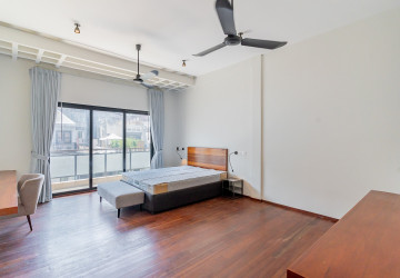 Renovated Duplex 4 Bedroom Apartment For Sale - Phsar Kandal 1, Phnom Penh thumbnail