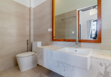 Renovated Duplex 4 Bedroom Apartment For Sale - Phsar Kandal 1, Phnom Penh thumbnail