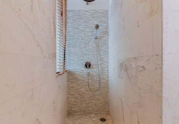 Renovated Duplex 4 Bedroom Apartment For Sale - Phsar Kandal 1, Phnom Penh thumbnail