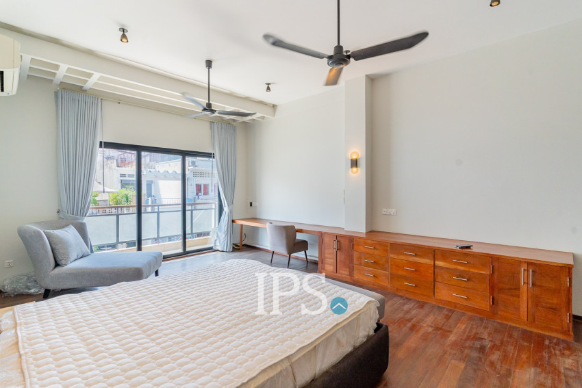 Renovated Duplex 4 Bedroom Apartment For Sale - Phsar Kandal 1, Phnom Penh