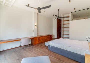 Renovated Duplex 4 Bedroom Apartment For Sale - Phsar Kandal 1, Phnom Penh thumbnail