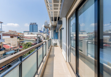 Renovated Duplex 4 Bedroom Apartment For Sale - Phsar Kandal 1, Phnom Penh thumbnail