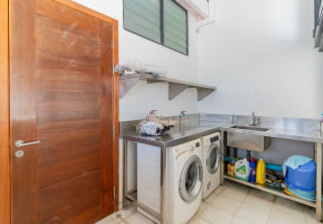 Renovated Duplex 4 Bedroom Apartment For Sale - Phsar Kandal 1, Phnom Penh thumbnail