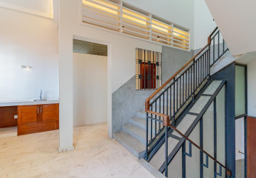 Renovated Duplex 4 Bedroom Apartment For Sale - Phsar Kandal 1, Phnom Penh thumbnail