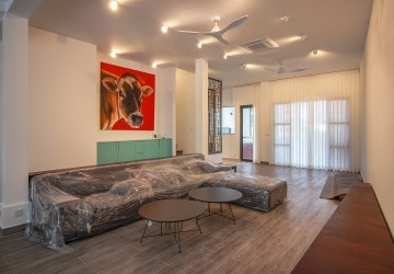 Renovated Duplex 3 Bedroom For Sale - Phsar Kandal 1, Phnom Penh thumbnail