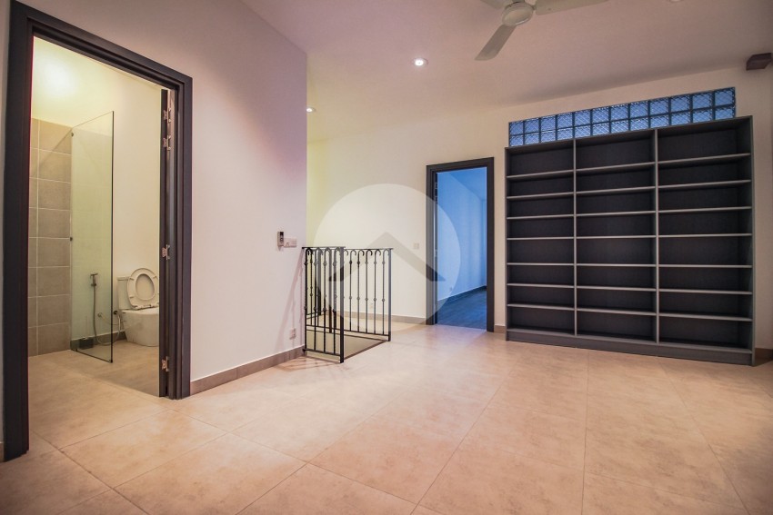 Renovated Duplex 3 Bedroom For Sale - Phsar Kandal 1, Phnom Penh