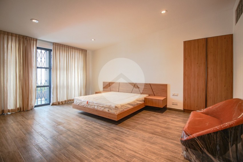 Renovated Duplex 3 Bedroom For Sale - Phsar Kandal 1, Phnom Penh