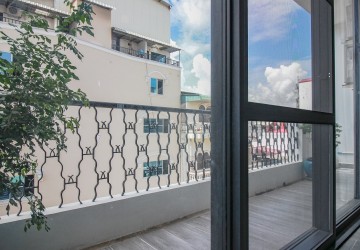 Renovated Duplex 3 Bedroom For Sale - Phsar Kandal 1, Phnom Penh thumbnail