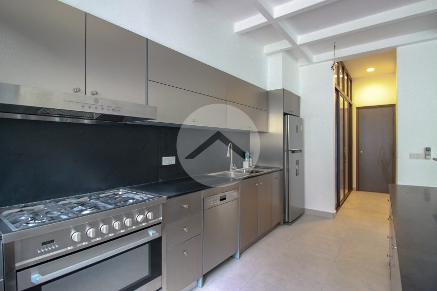 Renovated Duplex 3 Bedroom For Sale - Phsar Kandal 1, Phnom Penh