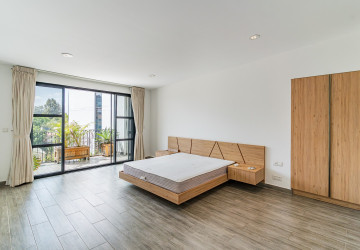 Renovated Duplex 3 Bedroom For Sale - Phsar Kandal 1, Phnom Penh thumbnail