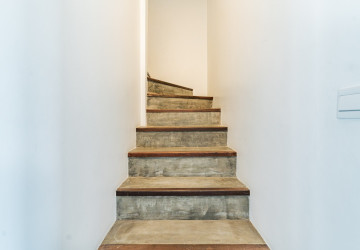 Renovated Duplex 3 Bedroom For Sale - Phsar Kandal 1, Phnom Penh thumbnail