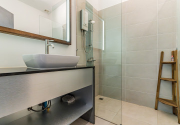 Renovated Duplex 3 Bedroom For Sale - Phsar Kandal 1, Phnom Penh thumbnail