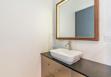 Renovated Duplex 3 Bedroom For Sale - Phsar Kandal 1, Phnom Penh thumbnail