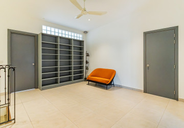 Renovated Duplex 3 Bedroom For Sale - Phsar Kandal 1, Phnom Penh thumbnail