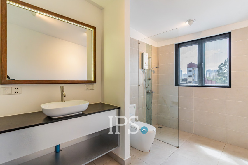 Renovated Duplex 3 Bedroom For Sale - Phsar Kandal 1, Phnom Penh