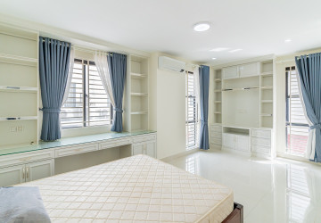 4 Bedroom Twin Villa For Rent - Hun Sen BLVD,  Phnom Penh thumbnail