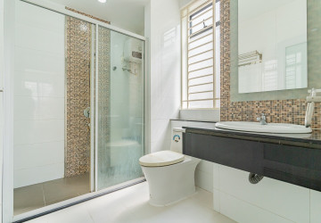 4 Bedroom Twin Villa For Rent - Hun Sen BLVD,  Phnom Penh thumbnail