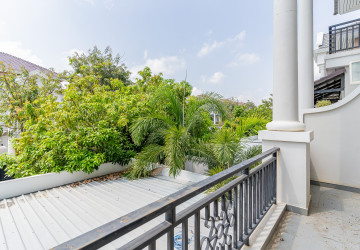 4 Bedroom Twin Villa For Rent - Hun Sen BLVD,  Phnom Penh thumbnail