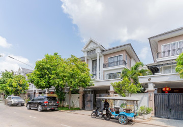 4 Bedroom Twin Villa For Rent - Hun Sen BLVD,  Phnom Penh thumbnail