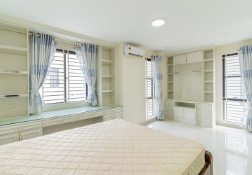 4 Bedroom Twin Villa For Rent - Hun Sen BLVD,  Phnom Penh thumbnail