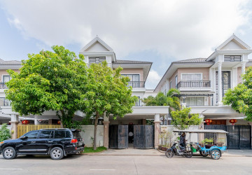 4 Bedroom Twin Villa For Rent - Hun Sen BLVD,  Phnom Penh thumbnail