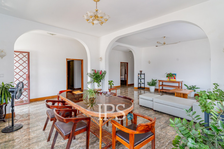 250 Sqm Roof top With 3 Bedroom Apartment For Rent  - Toul Tum Poung 1, Phnom Penh