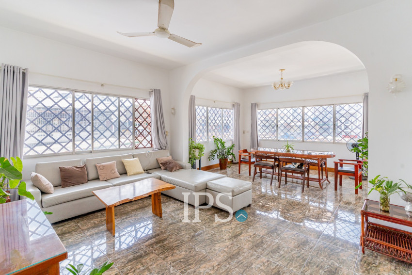 250 Sqm Roof top With 3 Bedroom Apartment For Rent  - Toul Tum Poung 1, Phnom Penh