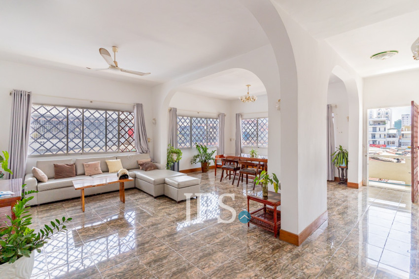 250 Sqm Roof top With 3 Bedroom Apartment For Rent  - Toul Tum Poung 1, Phnom Penh