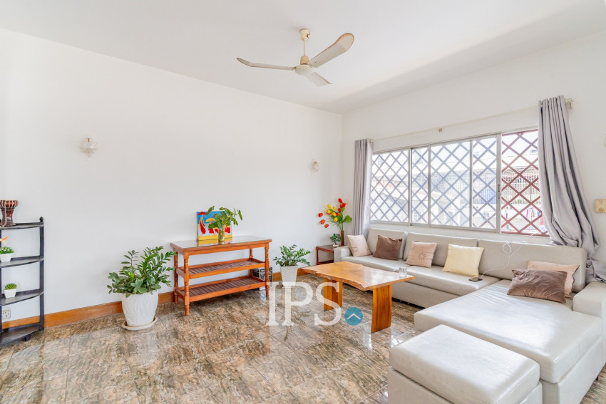 250 Sqm Roof top With 3 Bedroom Apartment For Rent  - Toul Tum Poung 1, Phnom Penh