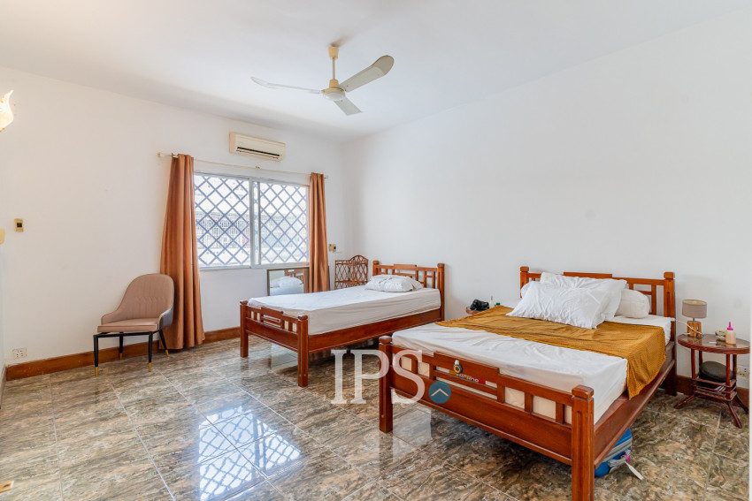 250 Sqm Roof top With 3 Bedroom Apartment For Rent  - Toul Tum Poung 1, Phnom Penh