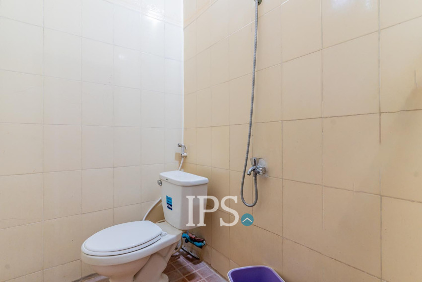 250 Sqm Roof top With 3 Bedroom Apartment For Rent  - Toul Tum Poung 1, Phnom Penh