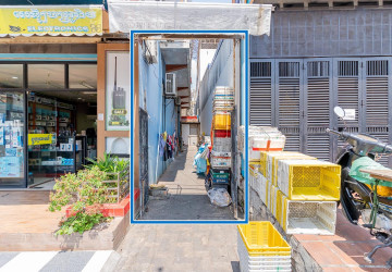 250 Sqm Roof top With 3 Bedroom Apartment For Rent  - Toul Tum Poung 1, Phnom Penh thumbnail