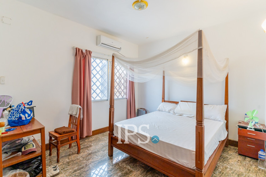 250 Sqm Roof top With 3 Bedroom Apartment For Rent  - Toul Tum Poung 1, Phnom Penh