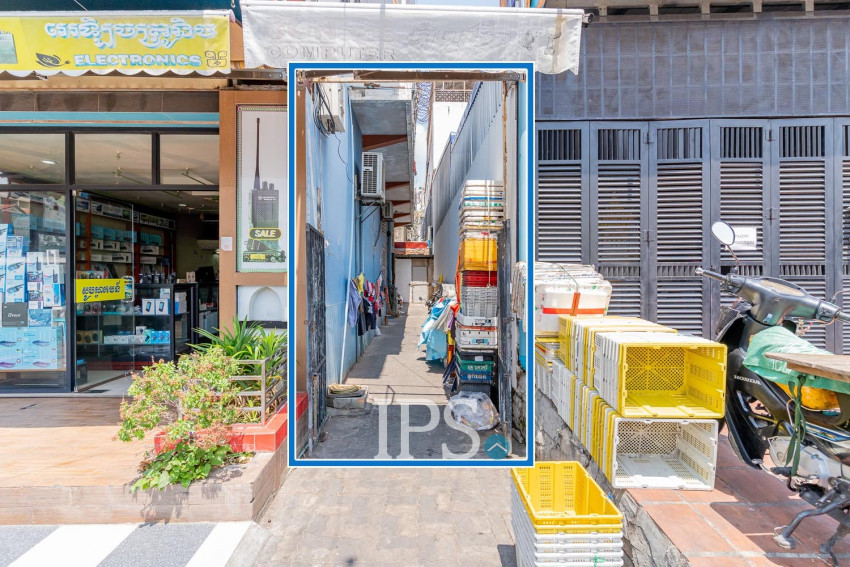 250 Sqm Roof top With 3 Bedroom Apartment For Rent  - Toul Tum Poung 1, Phnom Penh