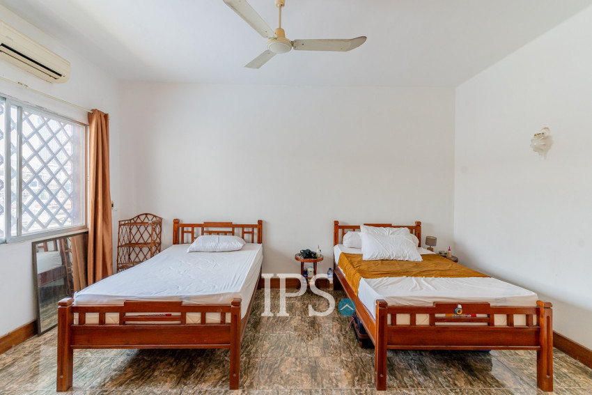 250 Sqm Roof top With 3 Bedroom Apartment For Rent  - Toul Tum Poung 1, Phnom Penh