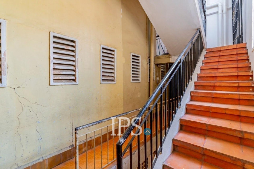 250 Sqm Roof top With 3 Bedroom Apartment For Rent  - Toul Tum Poung 1, Phnom Penh