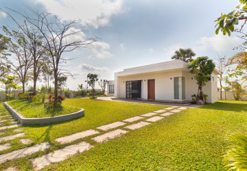 2 Bedroom House For Rent - Sangkat Siem Reap, Siem Reap thumbnail