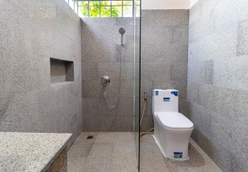 2 Bedroom House For Rent - Sangkat Siem Reap, Siem Reap thumbnail