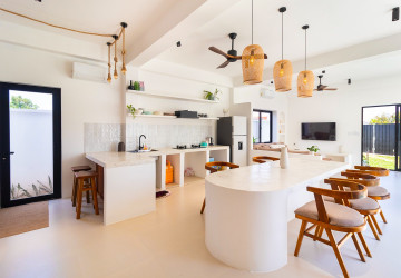 4 Bedroom Villa For Sale - Svay Dangkum, Siem Reap thumbnail