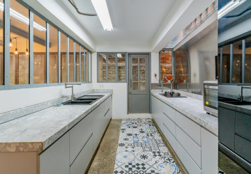 3 Bedroom Townhouse For Sale - Tonle Bassac, Phnom Penh thumbnail