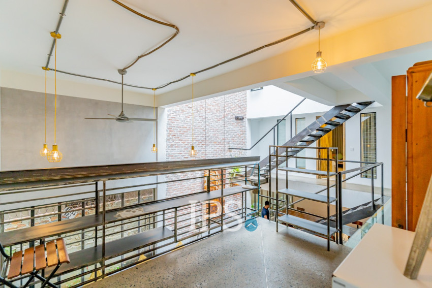 3 Bedroom Townhouse For Sale - Tonle Bassac, Phnom Penh