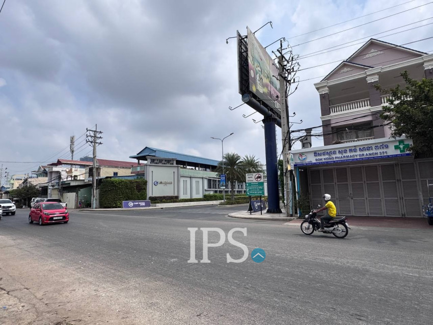 4 Bedroom Shophouse For Rent - Chip Mong 271, Chak Angrae Kraom, Phnom Penh