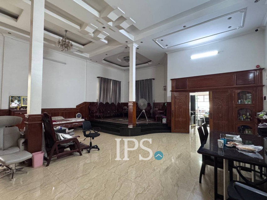4 Bedroom Shophouse For Rent - Chip Mong 271, Chak Angrae Kraom, Phnom Penh