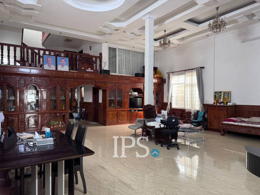 4 Bedroom Shophouse For Rent - Chip Mong 271, Chak Angrae Kraom, Phnom Penh