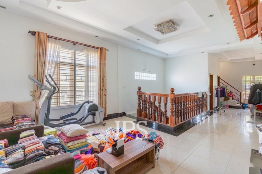6 Bedroom Villa For Sale - Chip Mong 271, Chak Angrae Leu, Phnom Penh